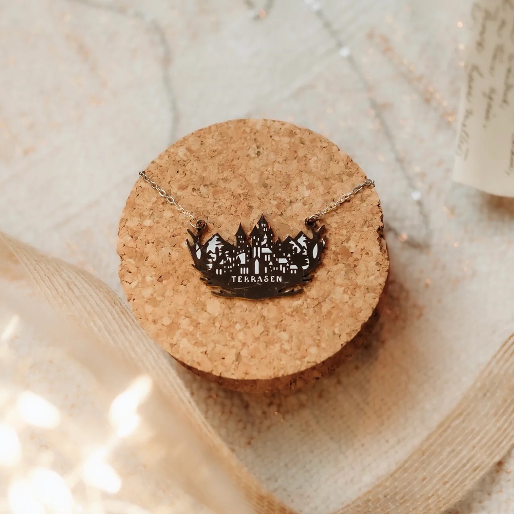 The Bookish Box Throne of Glass Necklace